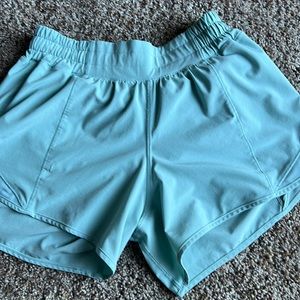 Lululemon hotty hot shorts 4” size 4 *Rare color*